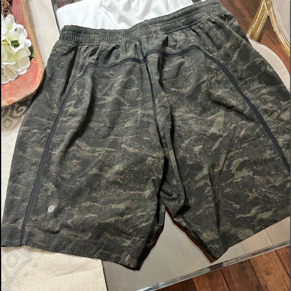 Lululemon men’s XL